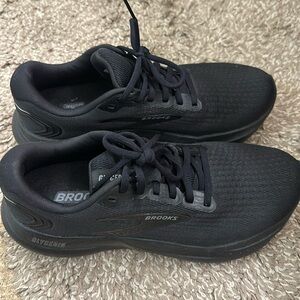 Women’s Brooks Glycerin 21 worn twice! Perfect condition
